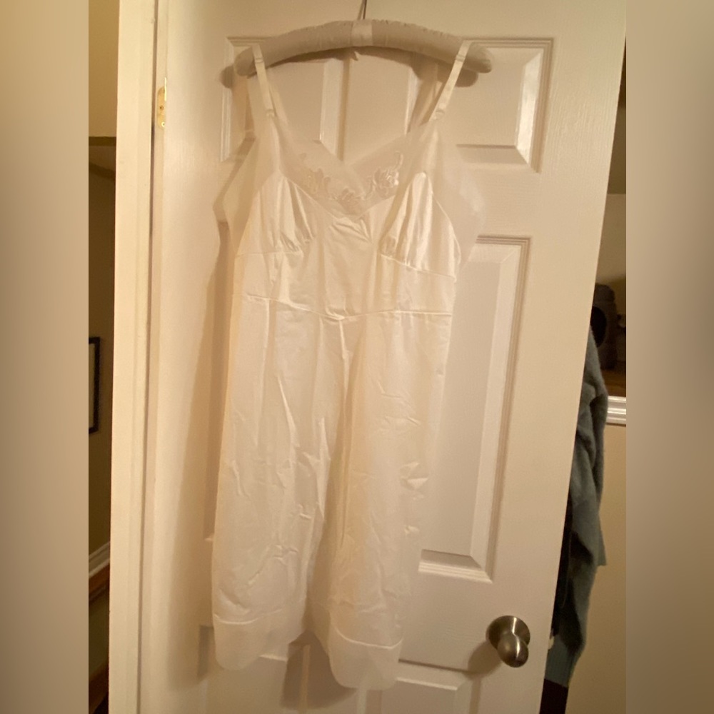 Vintage 1960’s Gotham Gold Stripe White Nylon Full Slip